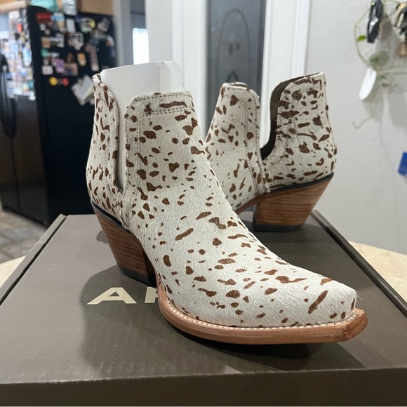 Ariat Shoes - Ariat Dixon Haircalf Boots